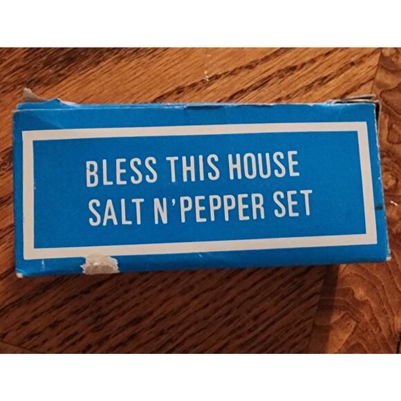 Vintage "Bless This House" Plastic Salt & Pepper Shakers Set JSNY Hong Kong - Picture 7 of 8
